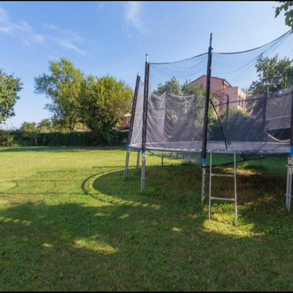 Villa Rosa , Villa Rosa  Pomer