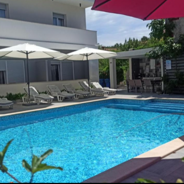 Villa Rosa , Villa Rosa  Pomer